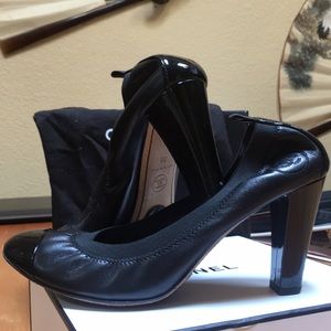 SOLD 💋 Chanel Classic BLACK Pumps 💋